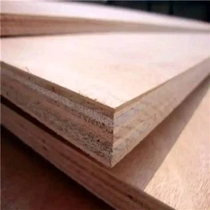 Sklejka do pokładów łodzi klasy morskiej